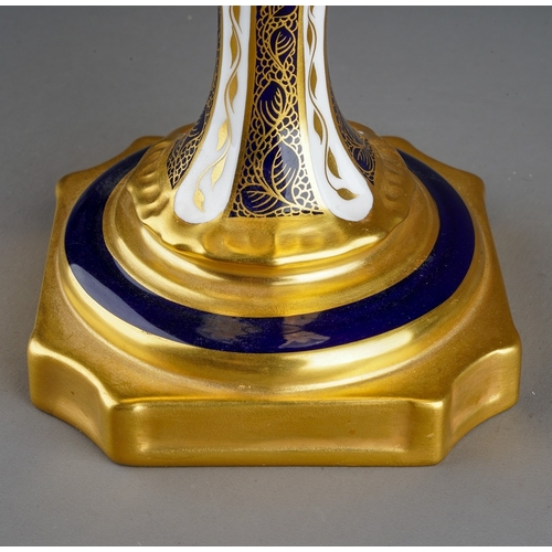 615A - A Royal Crown Derby Imari 1128 large two handled urn, ovoid shape on plinth base, approx 42cm high