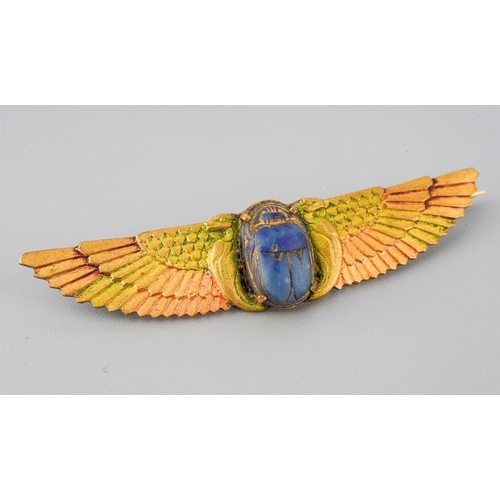 95 - An early 20th century Egyptian Revival brooch. Approx length 60mm, unmarked, assessed as gilt, appro... 