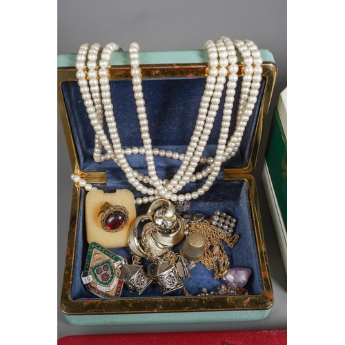 84 - A quantity of vintage and modern costume jewellery, including a silver paste set nependant necklace,... 
