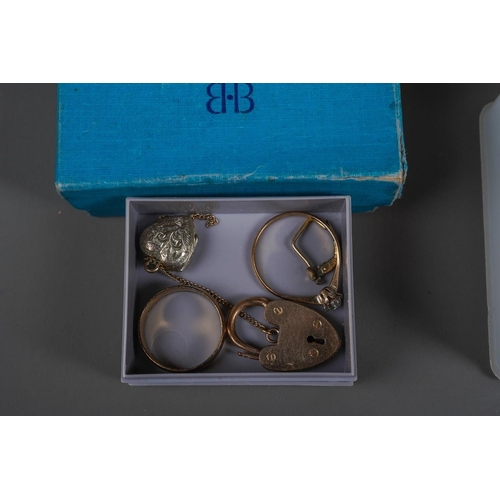 84 - A quantity of vintage and modern costume jewellery, including a silver paste set nependant necklace,... 