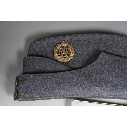 86 - A collection of WWII militaria, including a South African Memorial plaque for 68344 A/B. W. A. Palme... 