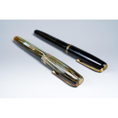 406 - A vintage Waterman W5 grey striated lever fill fountain pen with gilt bands to cap, the nib stamped ... 