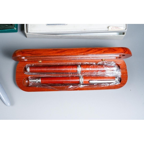 410 - Assorted boxed Pens, single and sets, fountain and ballpoint sets including Pierre Farber, Cross, Pe... 