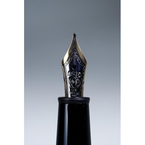 418 - A Montblanc Meisterstuck black and gilt Fountain Pen with two-tone 14K nib stamped 4810, the cap mou... 