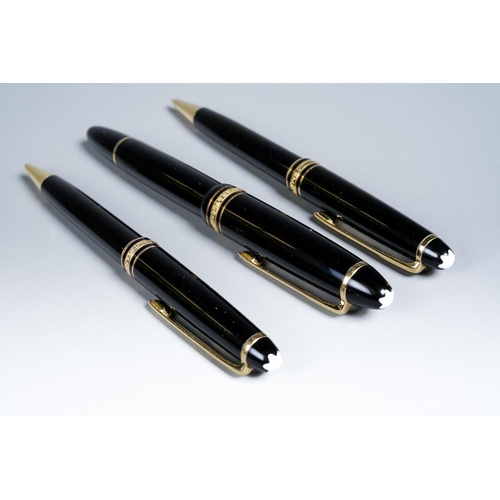 420 - A Montblanc Meisterstuck Trio to include a black and gilt Fountain Pen, 14k gold nib stamped 4810, t... 