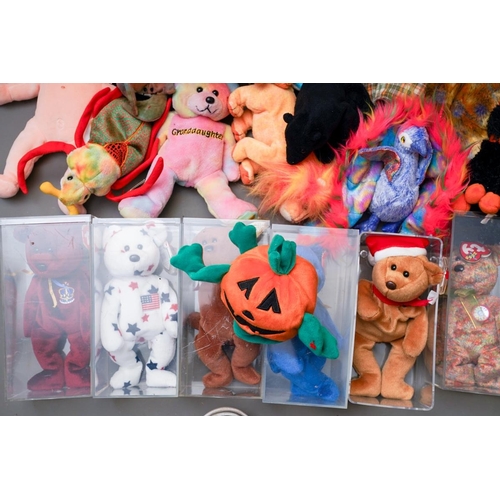 433 - An extensive collection of TY The Beanie Babies Collection, all animals, most with Tags, approx 100+... 