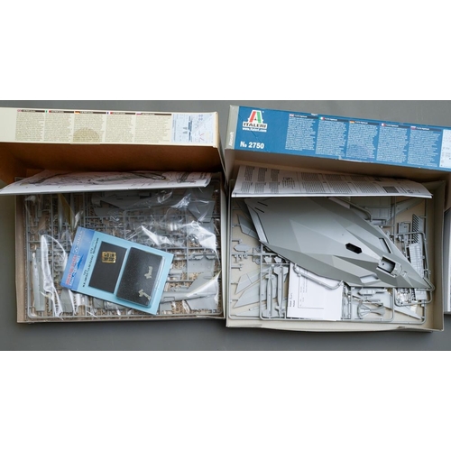 Fourteen various scale models to include: Nine Boxed Italeri scale ...