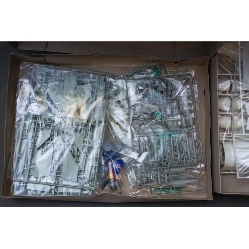 454 - Four boxed Revell model kits to include: 1:48 SR-71 A Blackbird Lockheed #04967; 1:72 Space Shuttle ... 