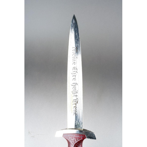 11 - Collectors Copy Officers Dagger with chain.