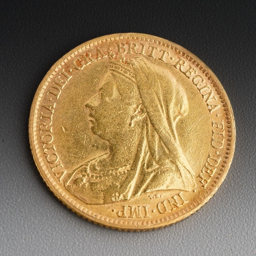 140 - A half Sovereign, 1900