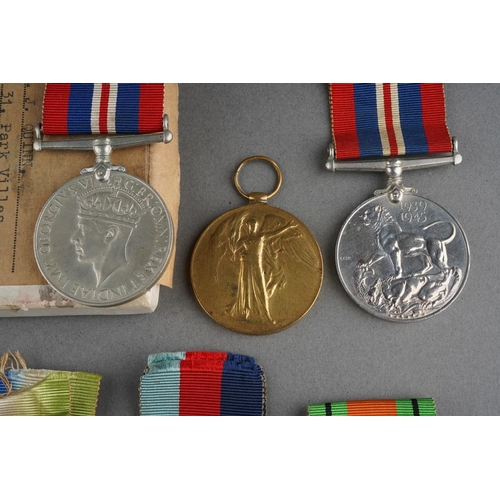 19 - A collection of British Medals
Boxed Defence and War Medal, to J Quinn of the RASC
1939 to 45 Star
A... 