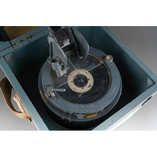 33 - A WWII Air Ministry  O.2.B. compass, AFT numbered 62825E, AM 6A/893 with Azimuth circle no.4, ref no... 