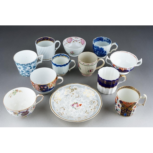 248 - A late 18th Century Chinese Export famille rose teabowl decorated with stylised lanterns and floral ... 