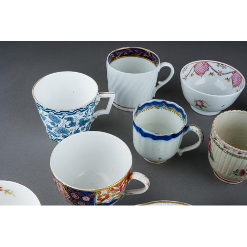 248 - A late 18th Century Chinese Export famille rose teabowl decorated with stylised lanterns and floral ... 