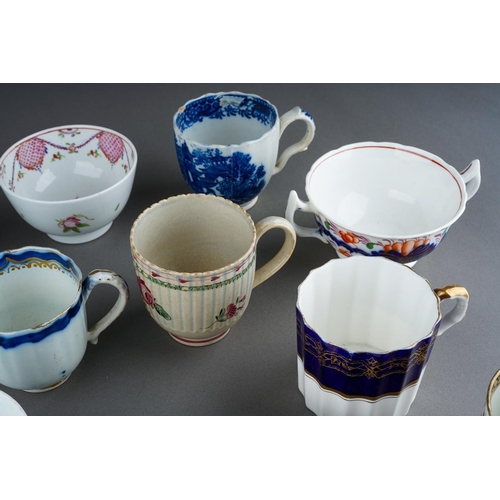248 - A late 18th Century Chinese Export famille rose teabowl decorated with stylised lanterns and floral ... 