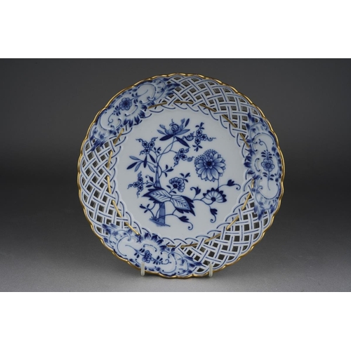 270 - A Meissen Blue Onion pattern wavy rimmed and pierced circular dish, crossed sword marks verso and nu... 