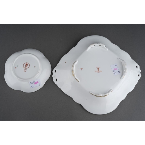 279 - Two pieces of Royal Crown Derby 1128 Imari solid gold band china, comprising a wavy rimmed pin dish,... 