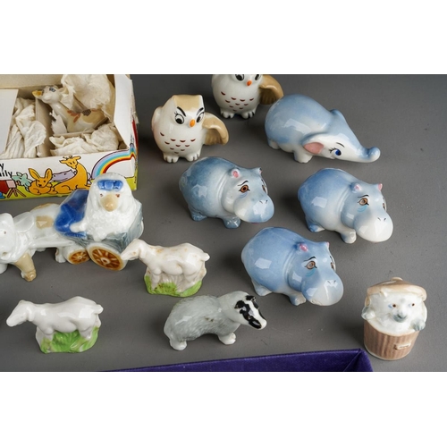 WADE: a collection of Wade Minikins, early Whimsies and other figures ...