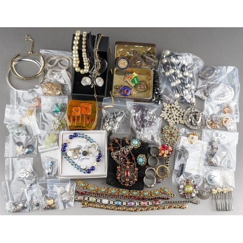 1024 - Collection of costume jewellery to include silver fobs including enamelled example, grey jade pendan... 