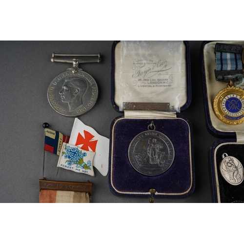 22 - Assorted early 20th Century / Wartime lot to include: boxed Lusitania (German) Medal; pin badges for... 