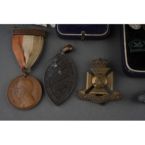 22 - Assorted early 20th Century / Wartime lot to include: boxed Lusitania (German) Medal; pin badges for... 