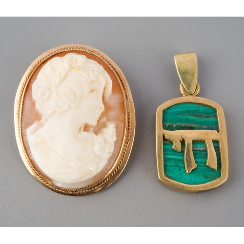 286 - A malachite pendant and a 9ct gold shell camepo brooch. Pendant with foreign marks to surmount, came... 