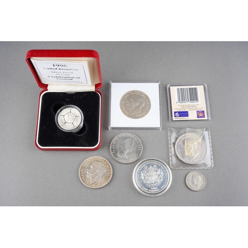 305 - Collection of coins to include 1996 Silver £2 coin, two 1935 crowns, 1951 5 shillings, 100th anniver... 