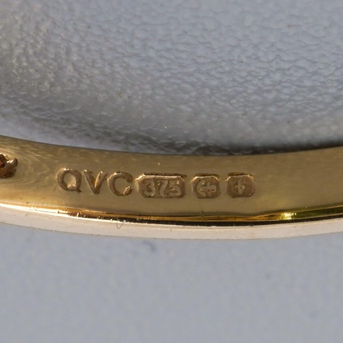 A 9ct gold peridot single stone ring. Hallmarked 9ct gold, sponsors ...