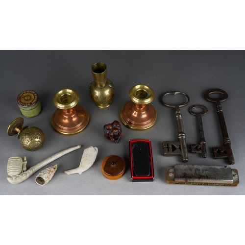 17 - A small collection of metalwares and collectables, etc, including a late / early 20th century Japane... 