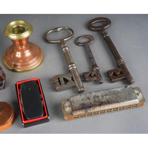 17 - A small collection of metalwares and collectables, etc, including a late / early 20th century Japane... 