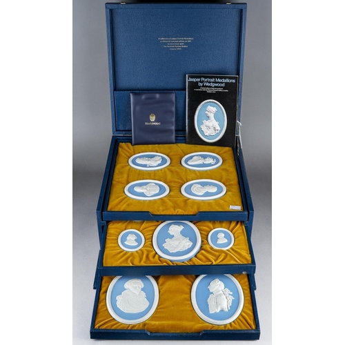 423 - Wedgwood - Limited Edition Boxed Set of 14 ( Fourteen ) Jasper Portrait Medallions, Produced In Asso... 