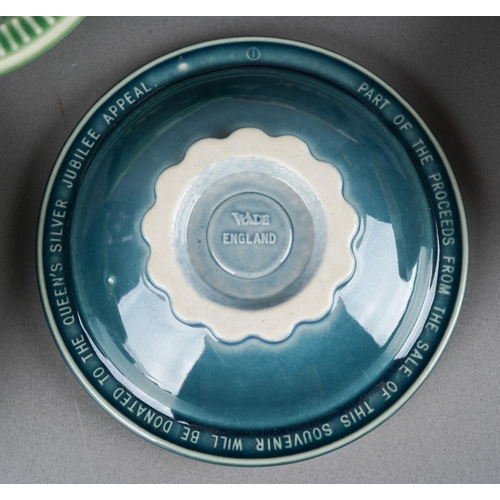 425 - A collection of 6 Wade London zoo and Royal commemorative dishes mouled with boarder's of animals , ... 