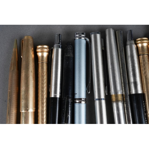 449 - A collection of 17 various fountain pens, ballpoint pens and propelling pencils to include Eversharp... 