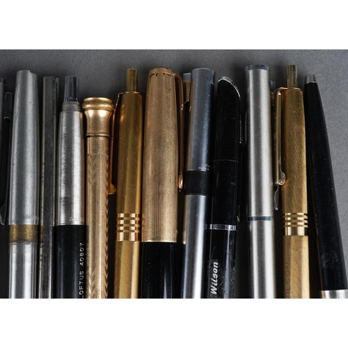 449 - A collection of 17 various fountain pens, ballpoint pens and propelling pencils to include Eversharp... 