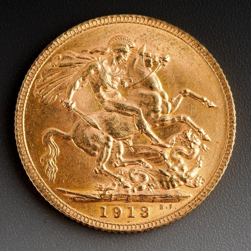 471 - A full sovereign, dated 1913. Approx diameter 22mm, approx gross weight 8.0 grams.