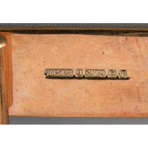 475 - A 9ct gold tie pin. Hallmarked 9ct gold, approx length 60mm, approx gross weight 12.1 grams.