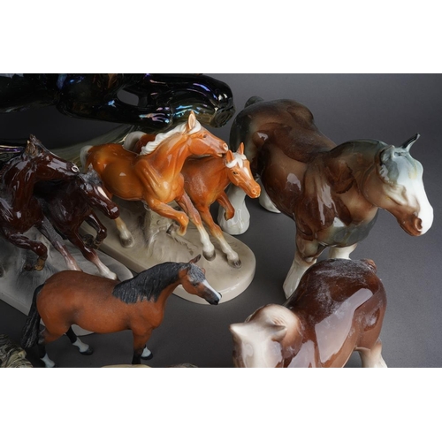 1005 - Assorted Beswick style models of various horses, pairs etc and a large Panther [1 box]