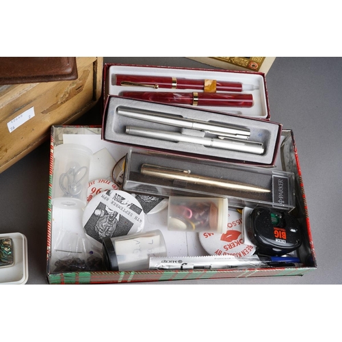 1019 - Assorted lot to include: vintage leather picnic case, various buttons, a Triumph Stamp Album includi... 