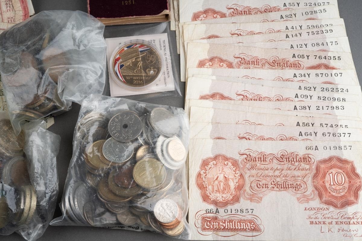 39 x 1955 L.K. O'Brien 10 shilling notes to include 1 x '66A ...