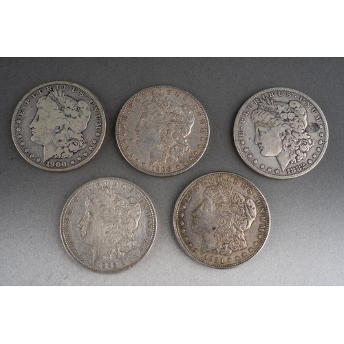 1038 - 5 x Morgan silver dollars