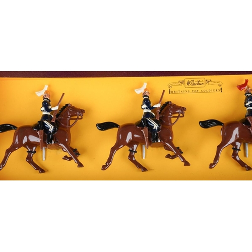 160 - Britains toy soldiers Special Collectors Edition of Dragon Guards and Governor Generals, boxed, neve... 