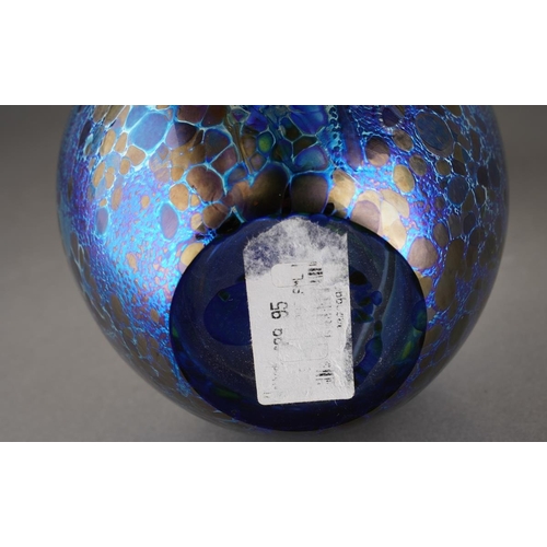 218 - A boxed Isle of Wight Mulberry blue glass vase from Summer fruit collection, approx. 10.5 cm tall