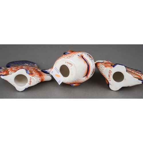 324 - Three late 20th / 21st century novelty Imari palette ceramic fishes, all signed E. Hobday to the bas... 