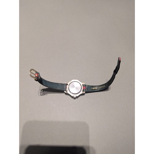 602 - A collection of various battery operated dress watches to include Sekonda, Touch, Bench and others. ... 