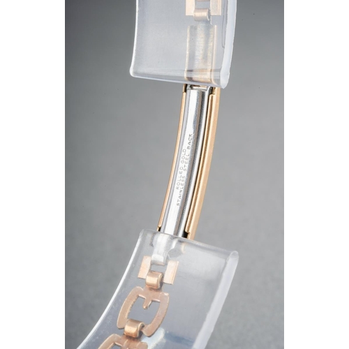 609 - A ladies wristwatch. The case hallmarked 9ct gold, on a rolled gold bracelet, approx length 170mm, a... 