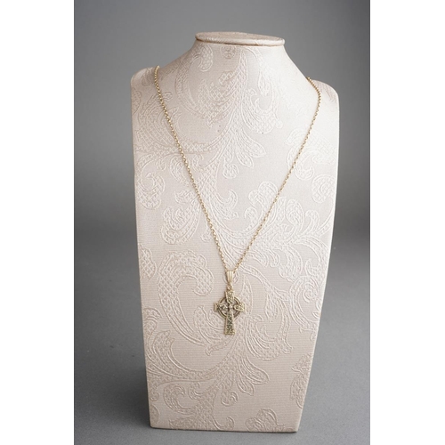 773 - A 9ct gold cross pendant with chain. Pendant hallmarked 9ct gold, chain unmarked, approx length chai... 