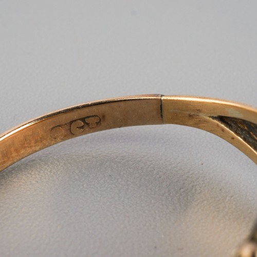 784 - A Victorian 9ct gold garnet and seed pearl dress ring. Stamped 9ct, approx ring size P, approx gross... 