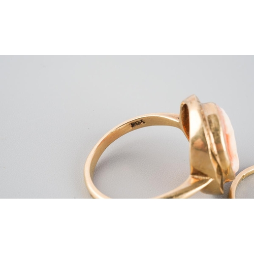 798 - A diamond single stone ring and a cameo ring. The diamond ring set with an old cut diamond (ring sta... 