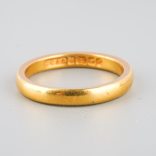 865 - A 22ct gold wedding band. Hallmarked 22ct gold, approx ring size H 1/2, approx gross weight 3.2 gram... 