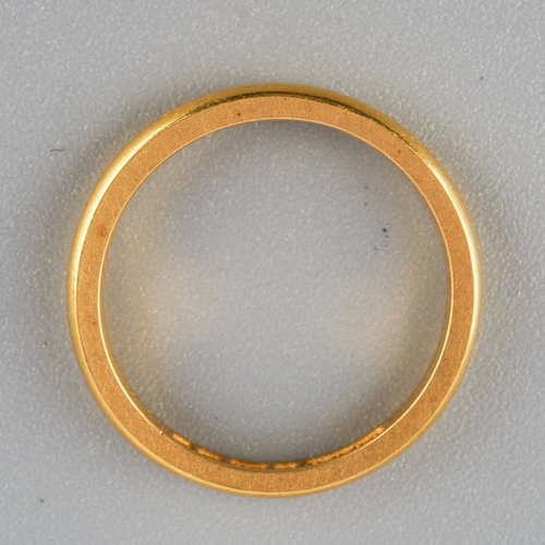 865 - A 22ct gold wedding band. Hallmarked 22ct gold, approx ring size H 1/2, approx gross weight 3.2 gram... 